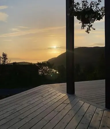 I Neverfjord. Holiday home Kvalsund