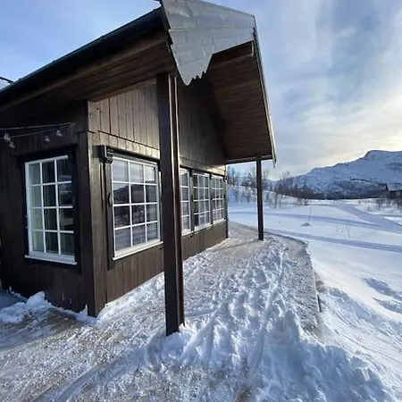 I Neverfjord. * Kvalsund